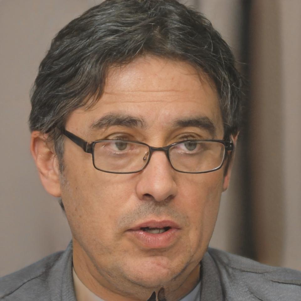 Арман Қасымов - ведущий аналитик